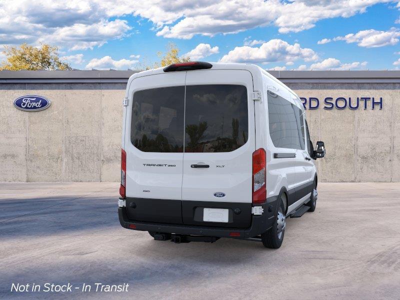 Vehicle photo 8
