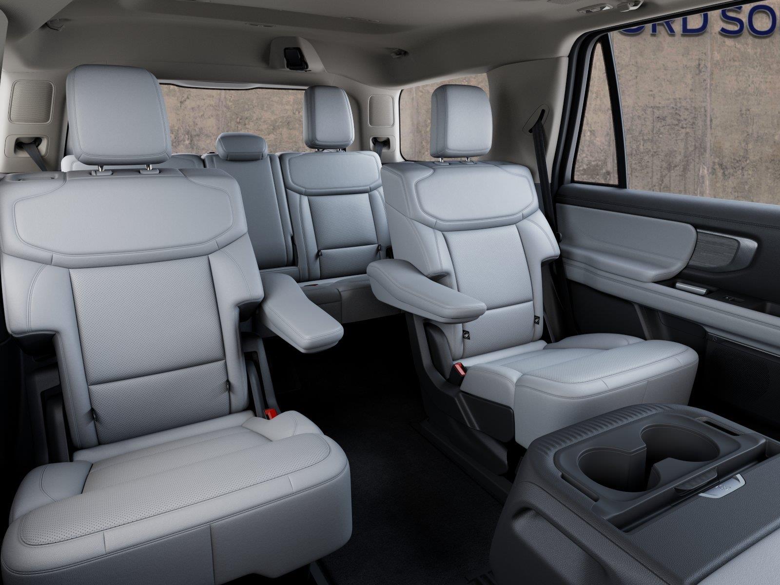 Vehicle photo 11