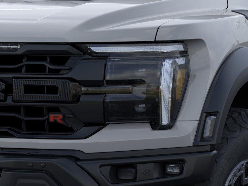 Vehicle photo 18