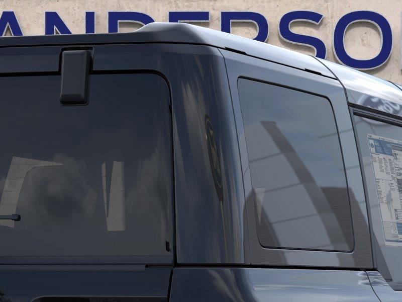 Vehicle photo 25