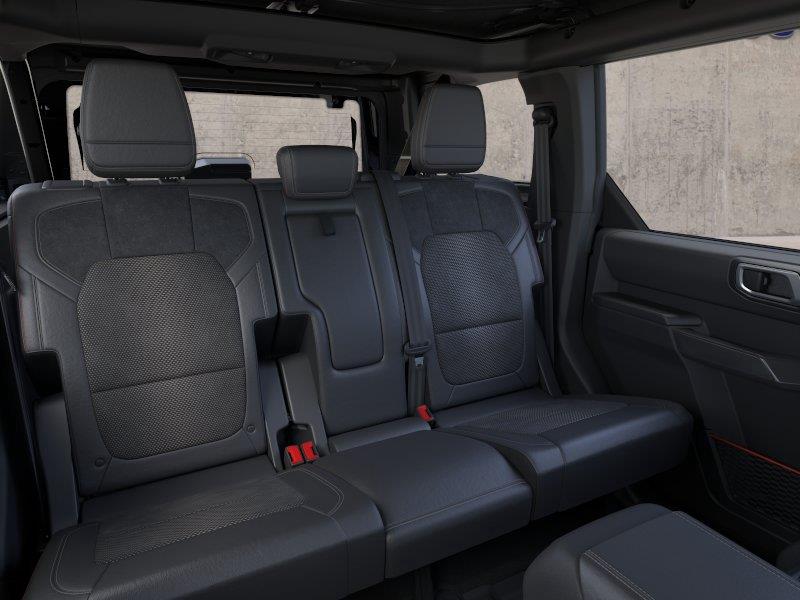 Vehicle photo 11