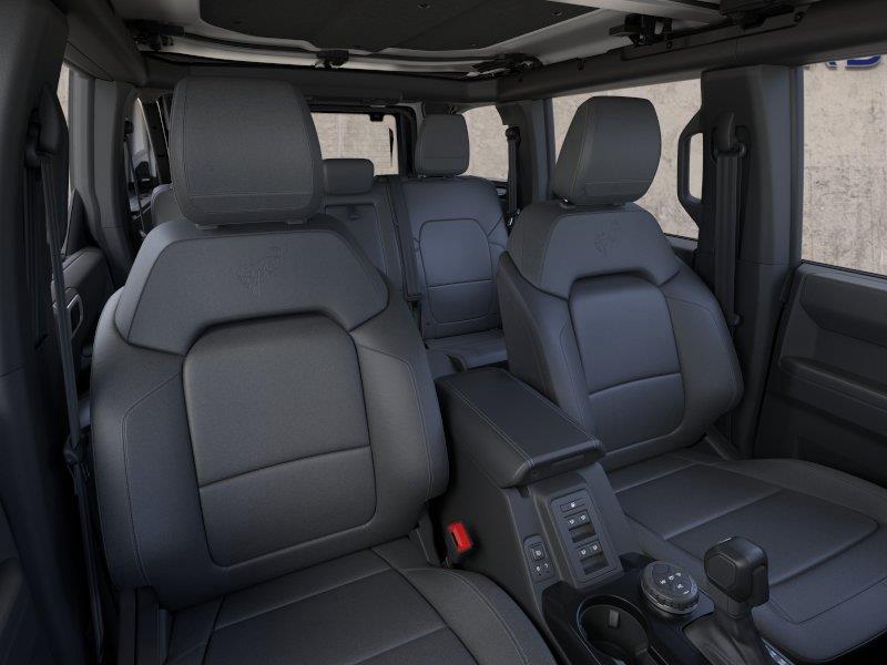 Vehicle photo 10
