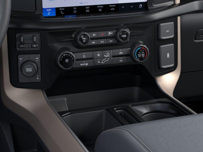 Vehicle photo 15