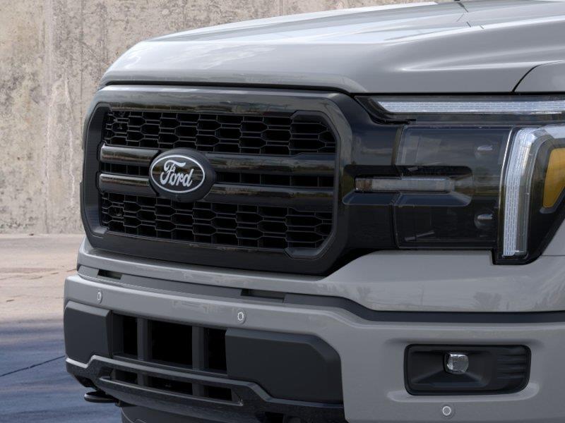 Vehicle photo 17