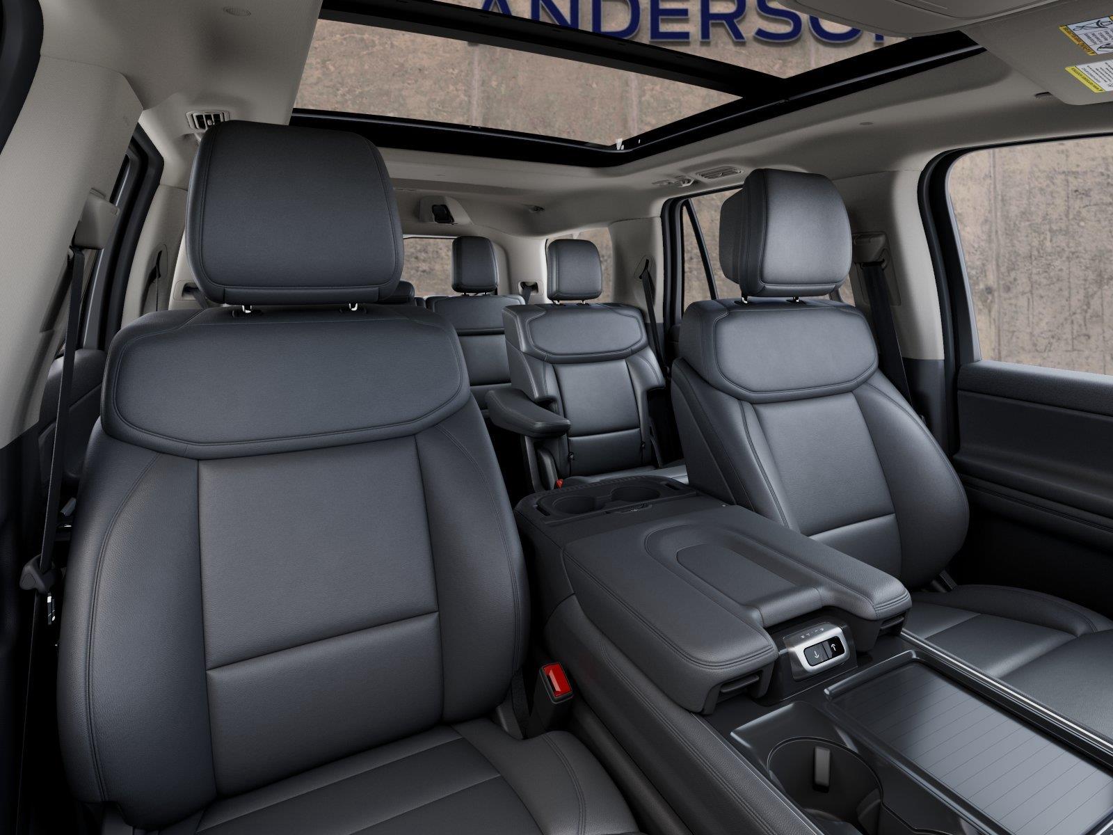 Vehicle photo 10