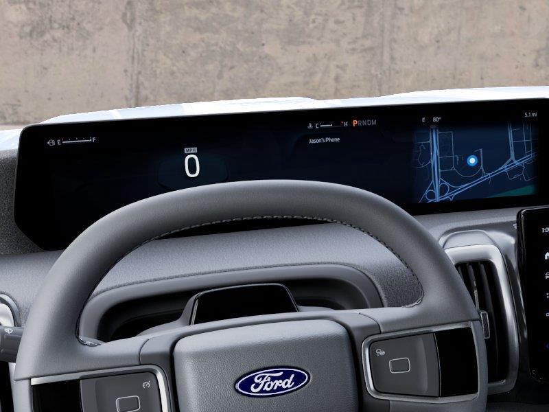 Vehicle photo 13