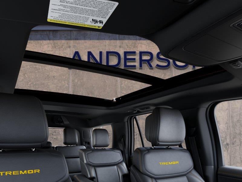 Vehicle photo 22