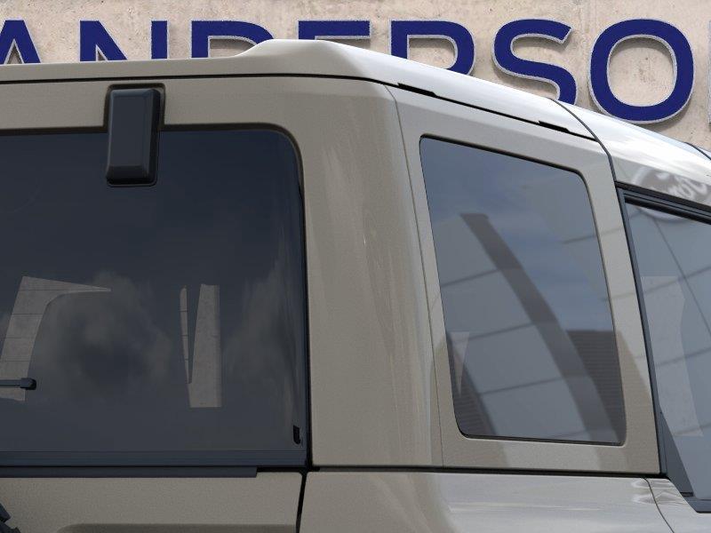 Vehicle photo 25