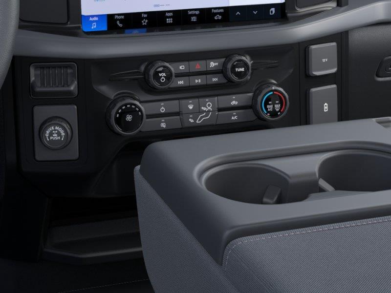 Vehicle photo 15