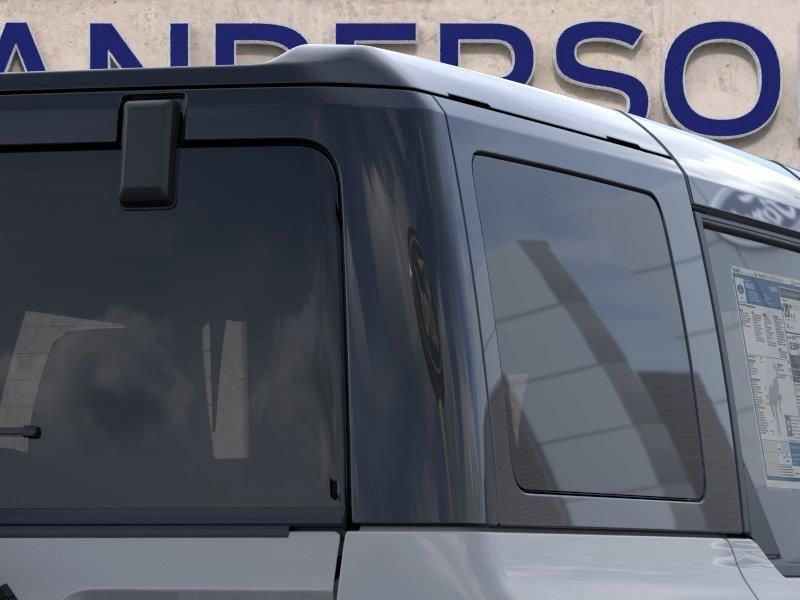 Vehicle photo 25
