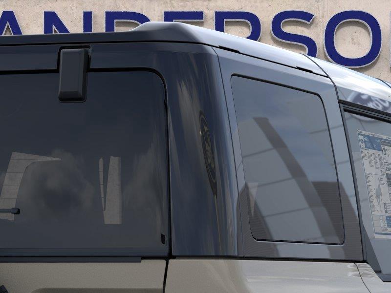 Vehicle photo 25