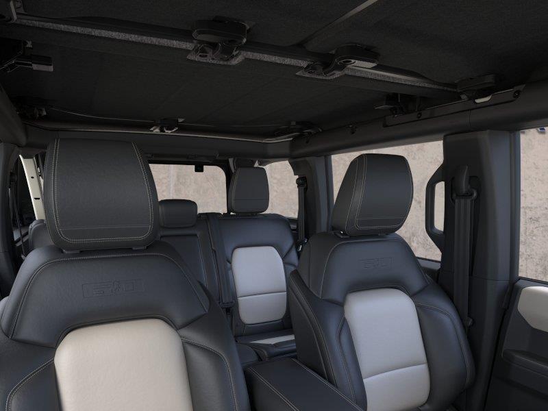 Vehicle photo 12