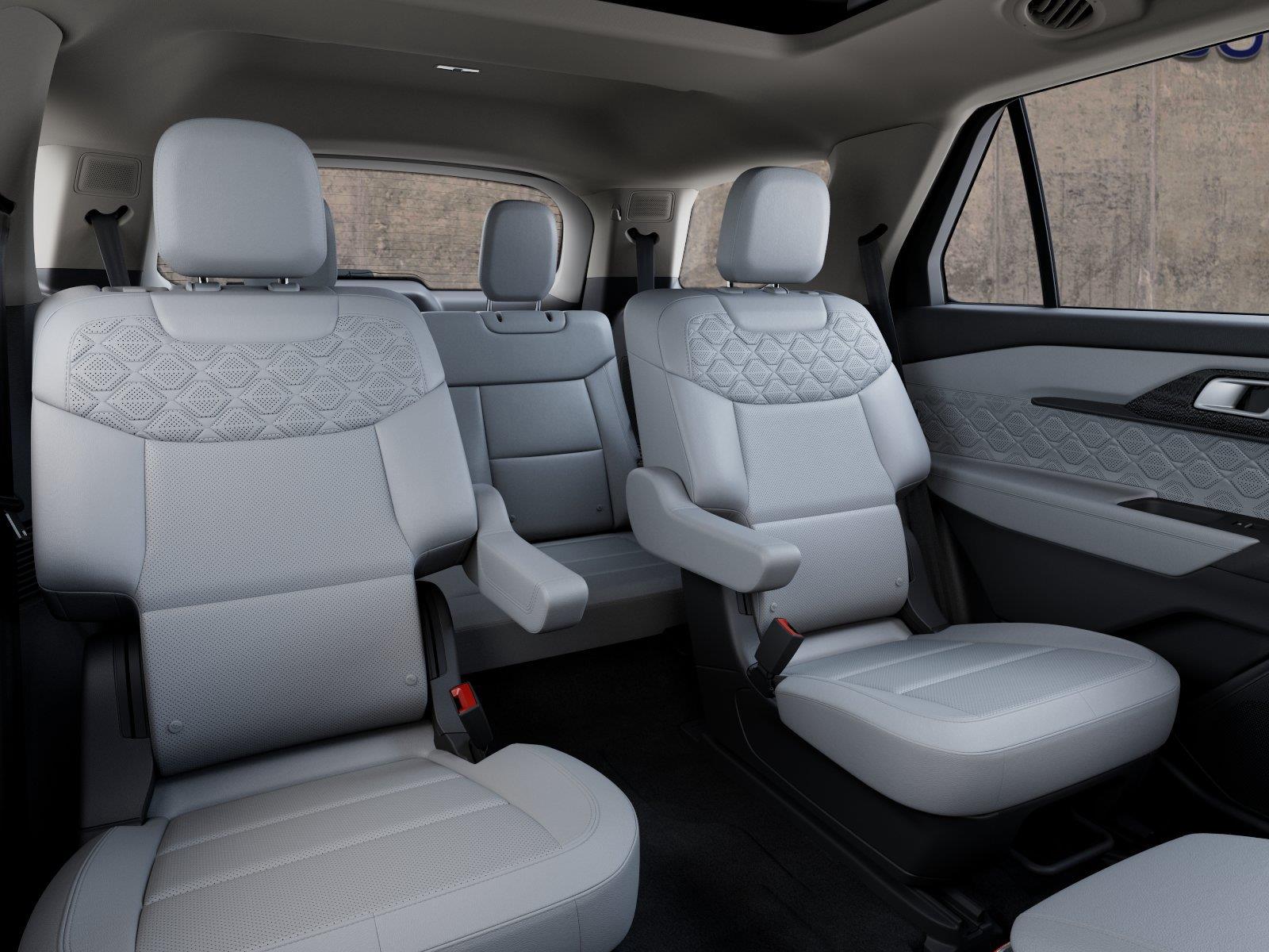 Vehicle photo 11