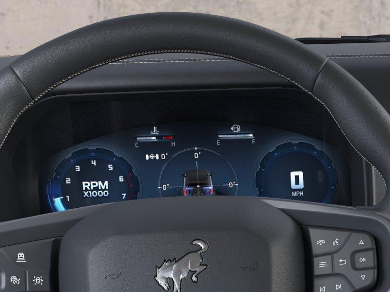 Vehicle photo 13