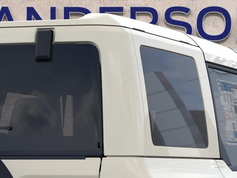 Vehicle photo 25