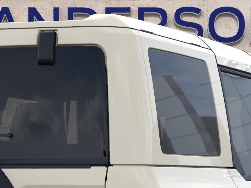 Vehicle photo 25