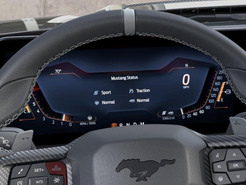Vehicle photo 13