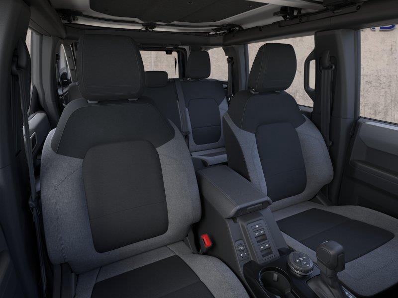 Vehicle photo 10