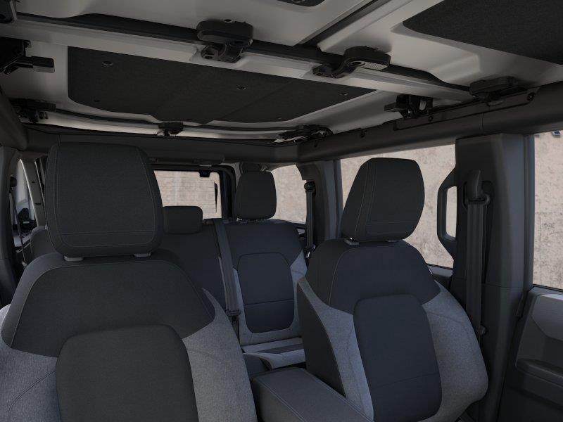 Vehicle photo 12
