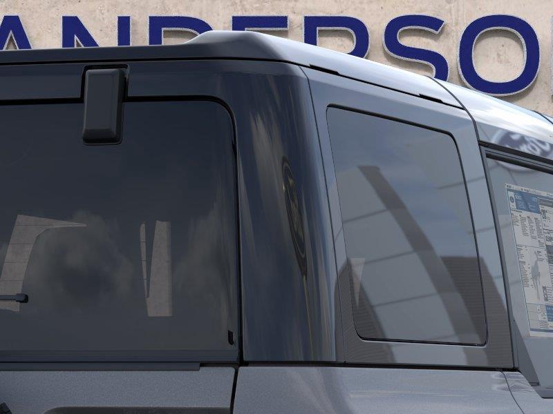 Vehicle photo 25