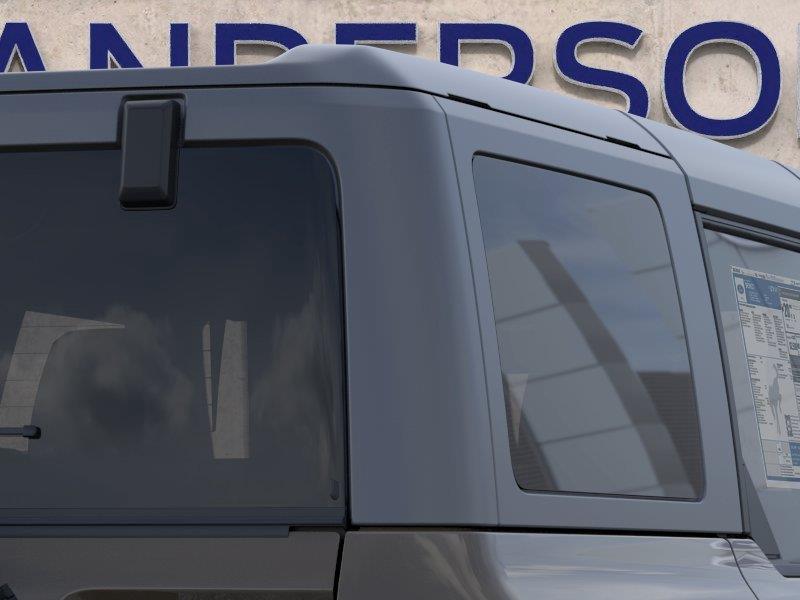 Vehicle photo 25