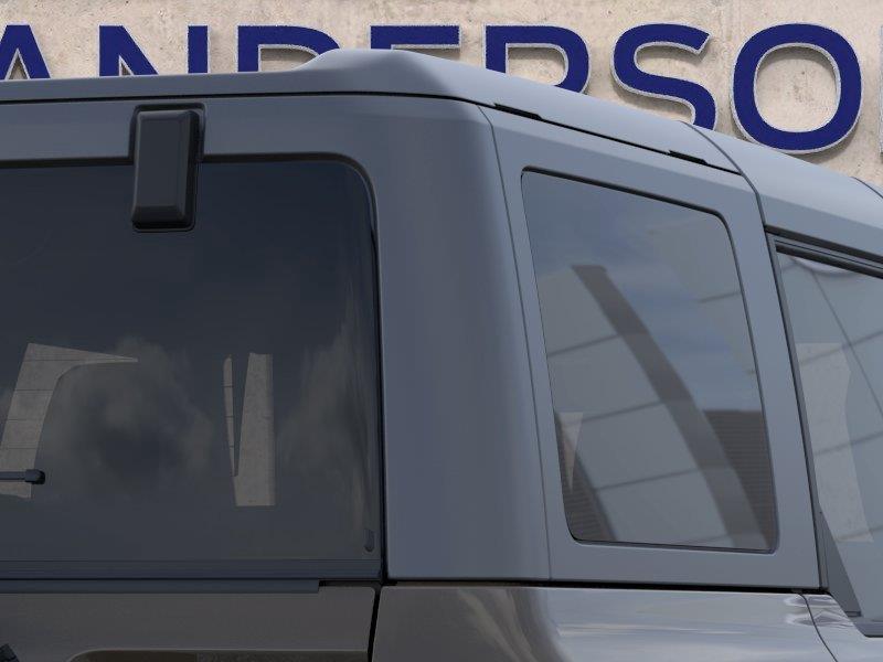 Vehicle photo 25