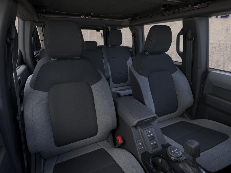 Vehicle photo 10
