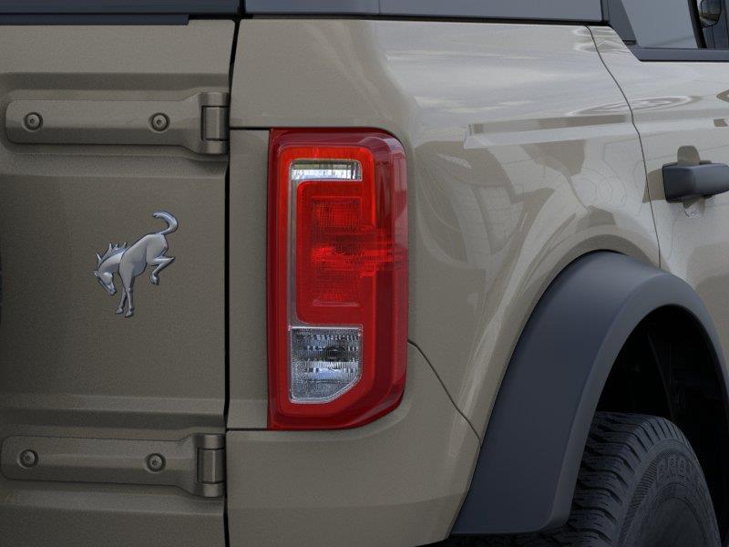 Vehicle photo 23