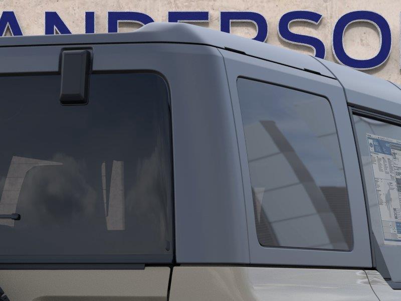 Vehicle photo 25