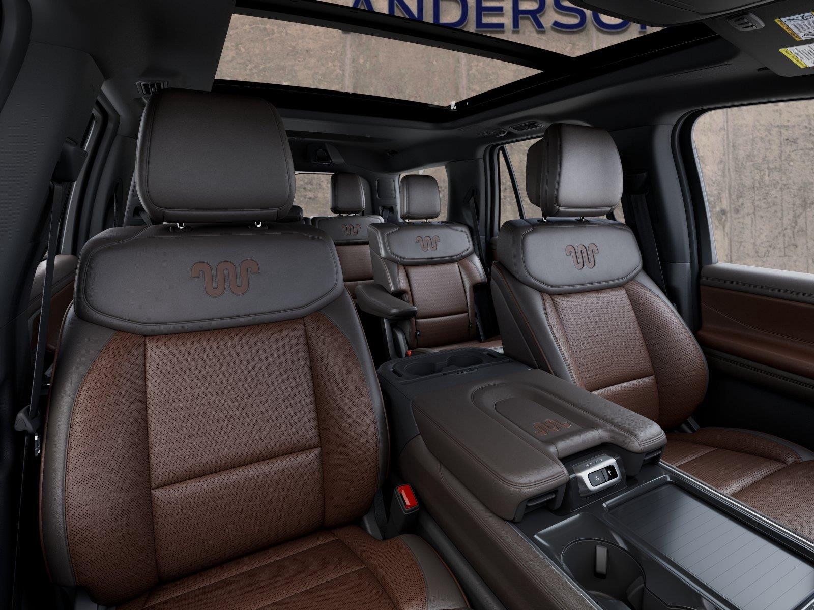 Vehicle photo 10