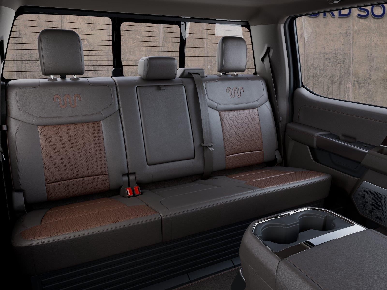 Vehicle photo 11