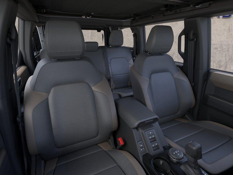 Vehicle photo 10