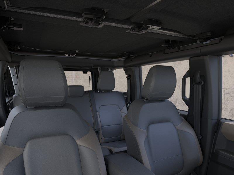 Vehicle photo 12