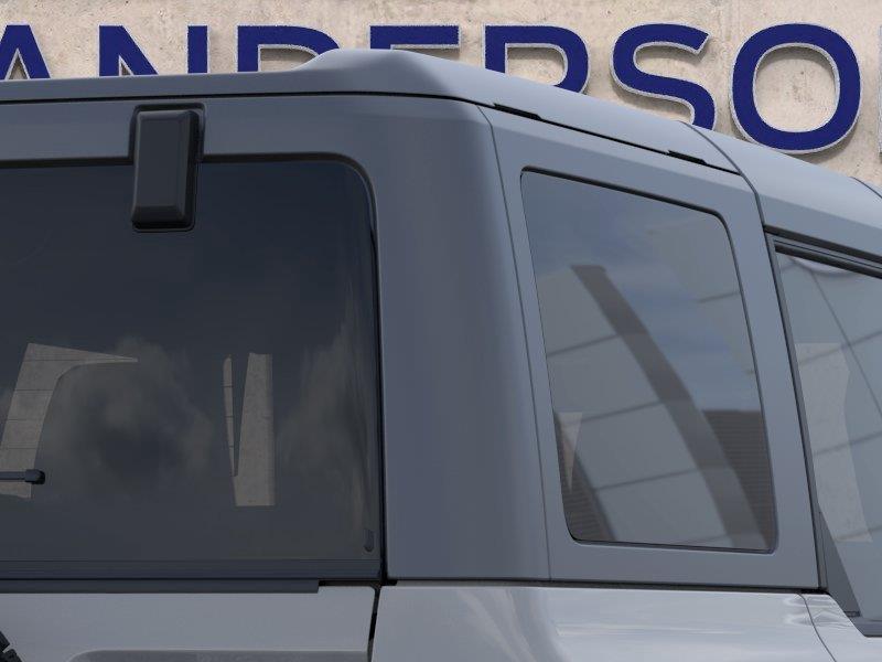Vehicle photo 25