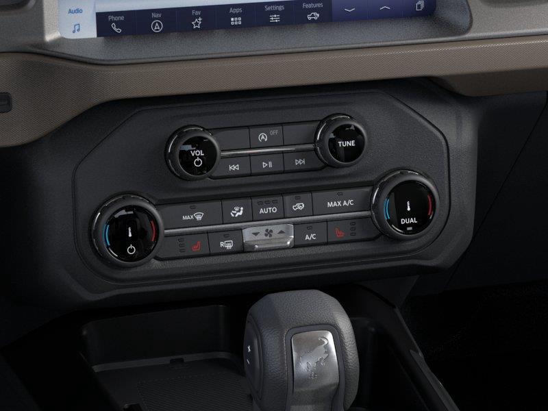 Vehicle photo 16