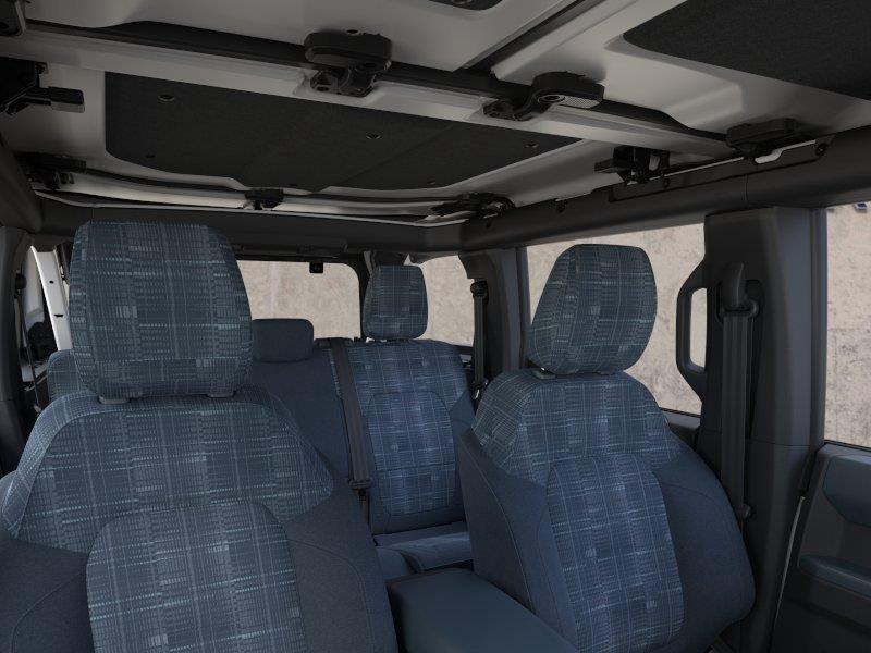 Vehicle photo 12