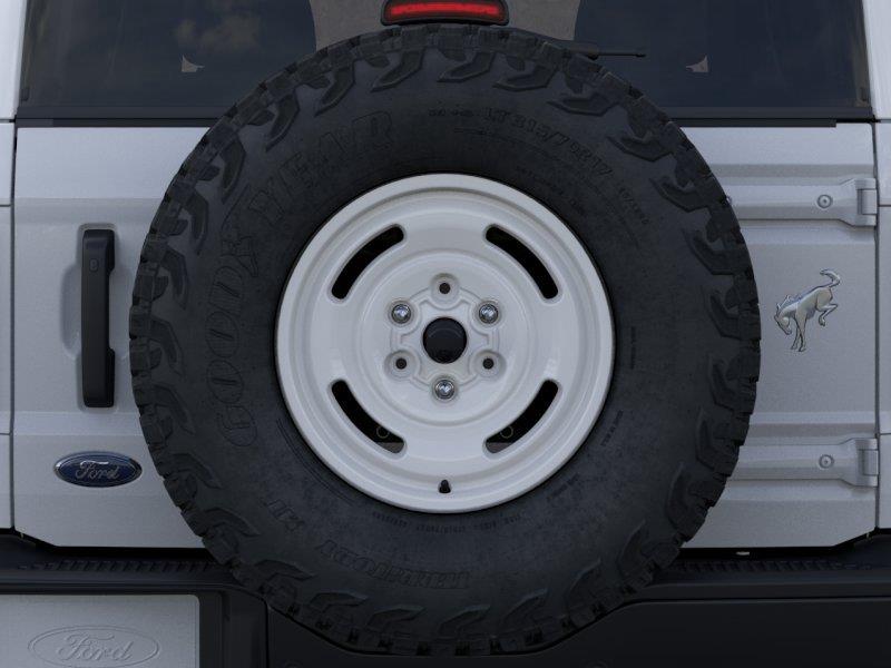 Vehicle photo 24