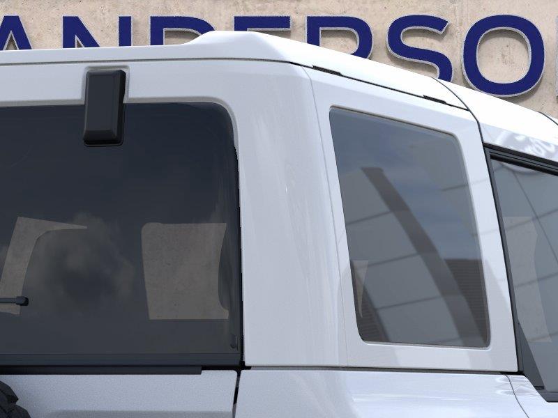 Vehicle photo 25