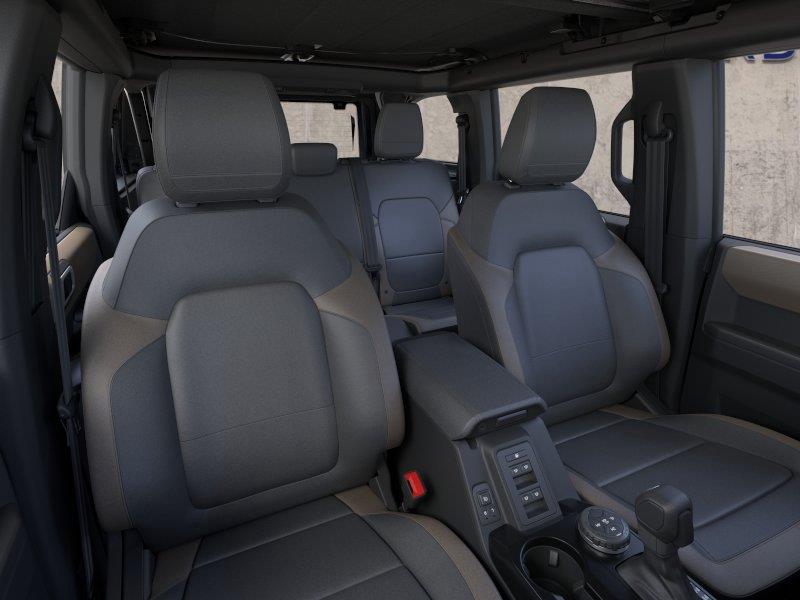 Vehicle photo 10