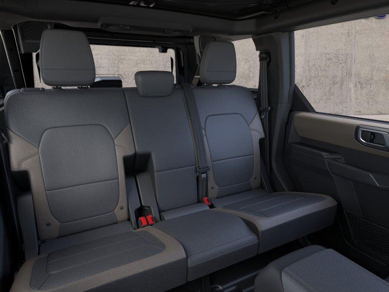 Vehicle photo 11