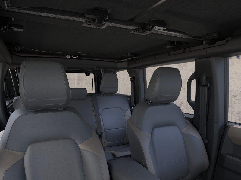 Vehicle photo 12