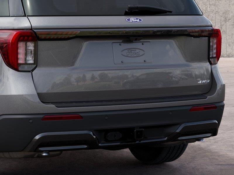 Vehicle photo 23