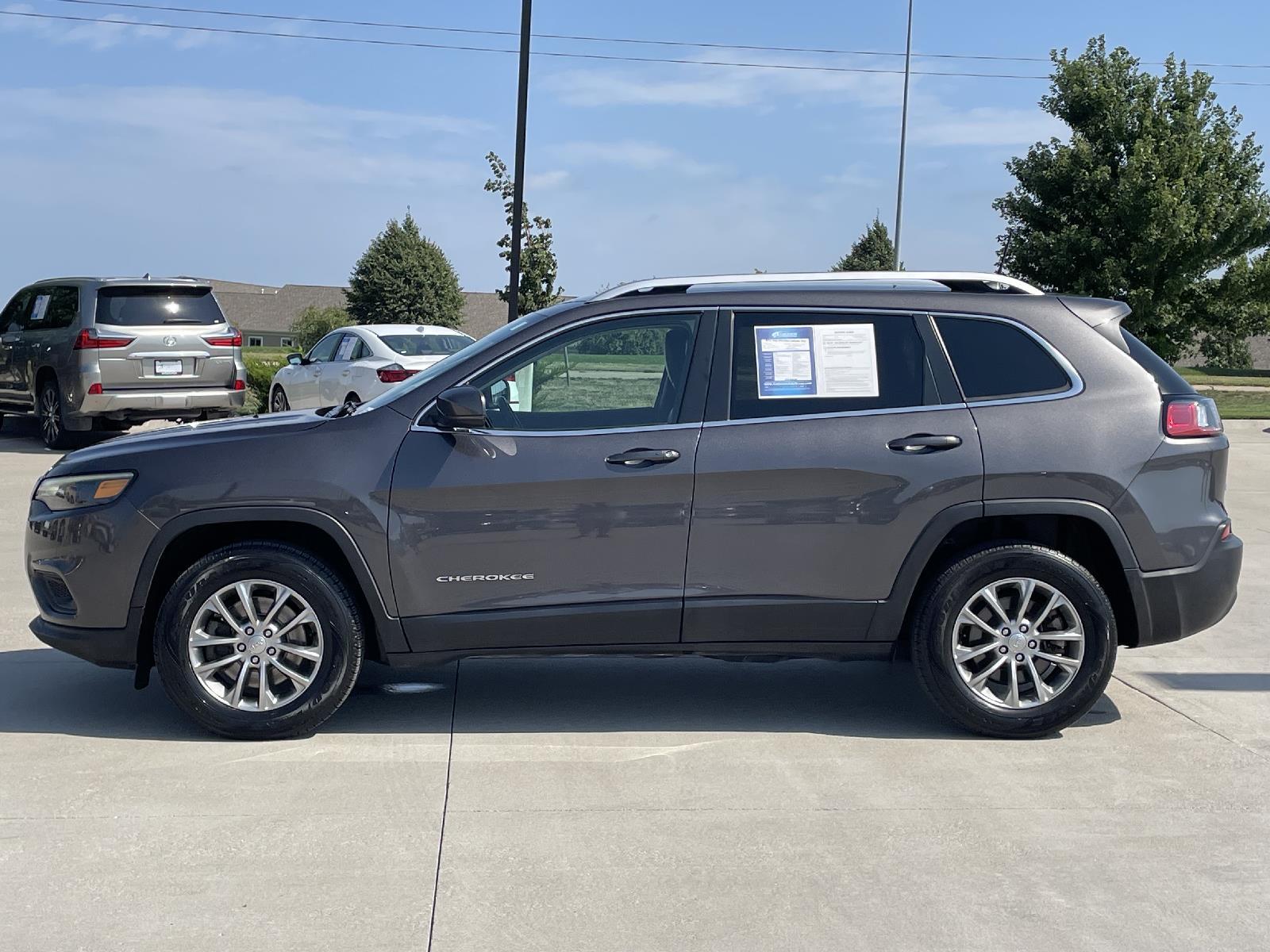 Used 2021 Jeep Cherokee Latitude Plus SUV for sale in Lincoln NE