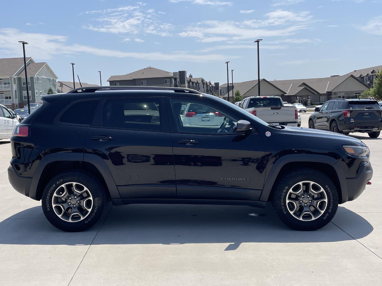 Used 2020 Jeep Cherokee Trailhawk SUV for sale in Lincoln NE