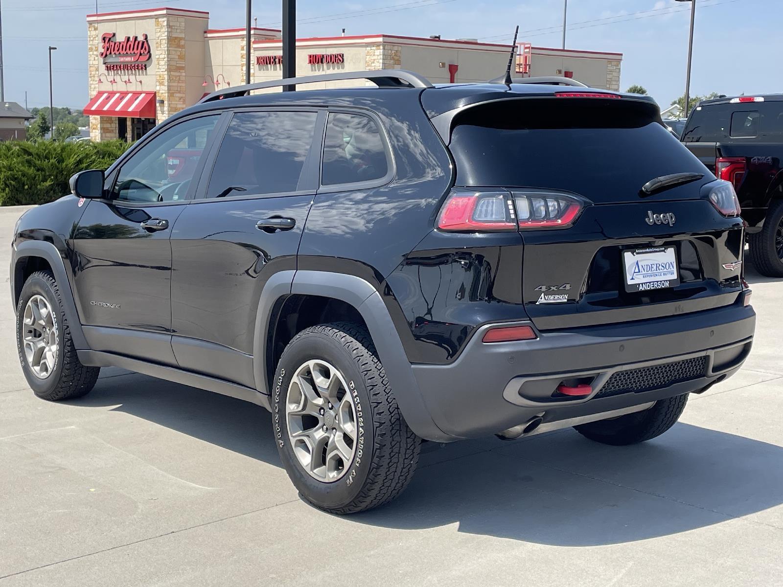 Used 2020 Jeep Cherokee Trailhawk SUV for sale in Lincoln NE