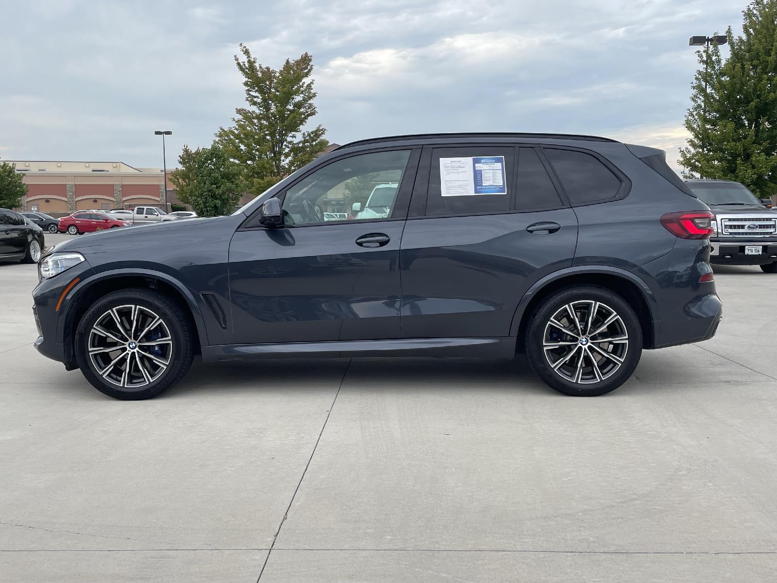 Used 2021 BMW X5 M50i with VIN 5UXJU4C0XM9F36033 for sale in Kansas City