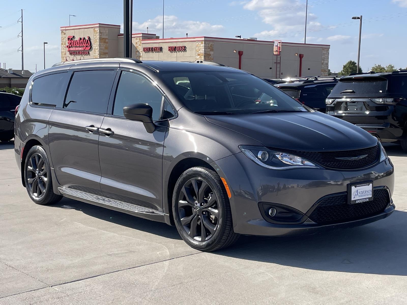 Used 2020 Chrysler Pacifica Touring Minivans for sale in Lincoln NE