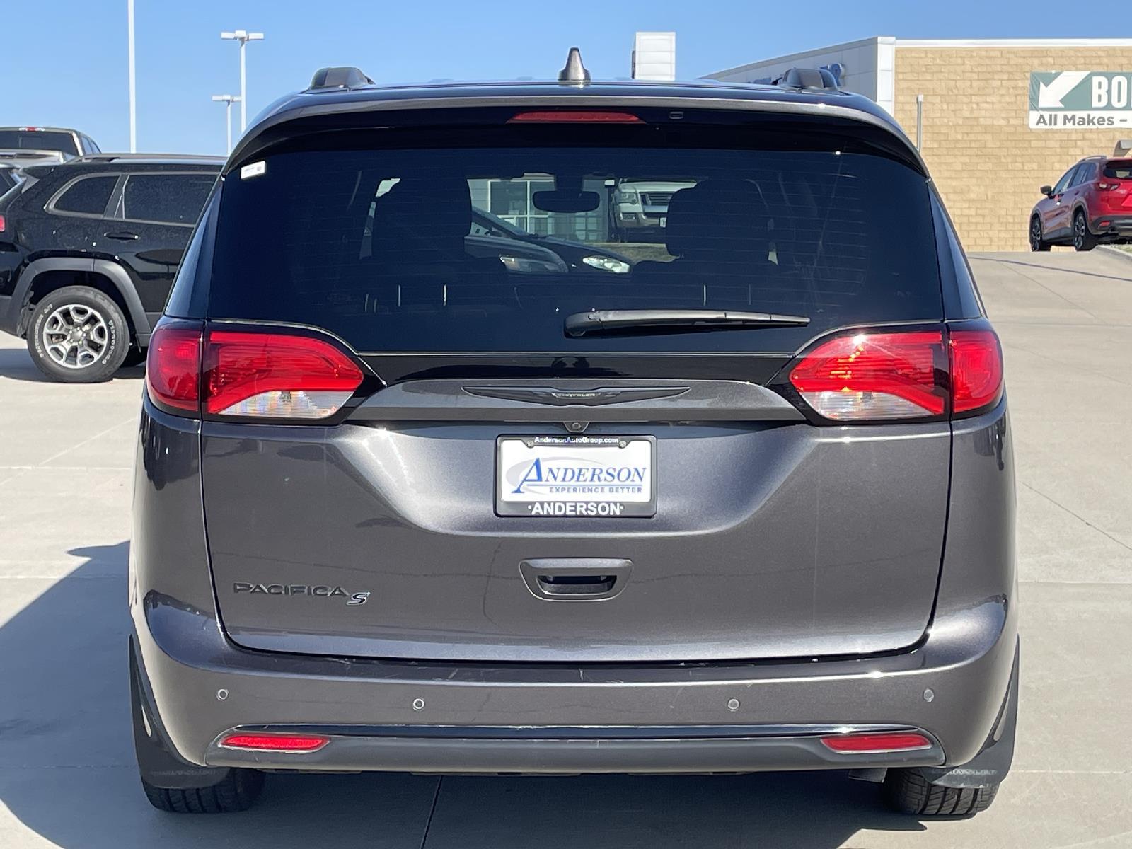 Used 2020 Chrysler Pacifica Touring Minivans for sale in Lincoln NE