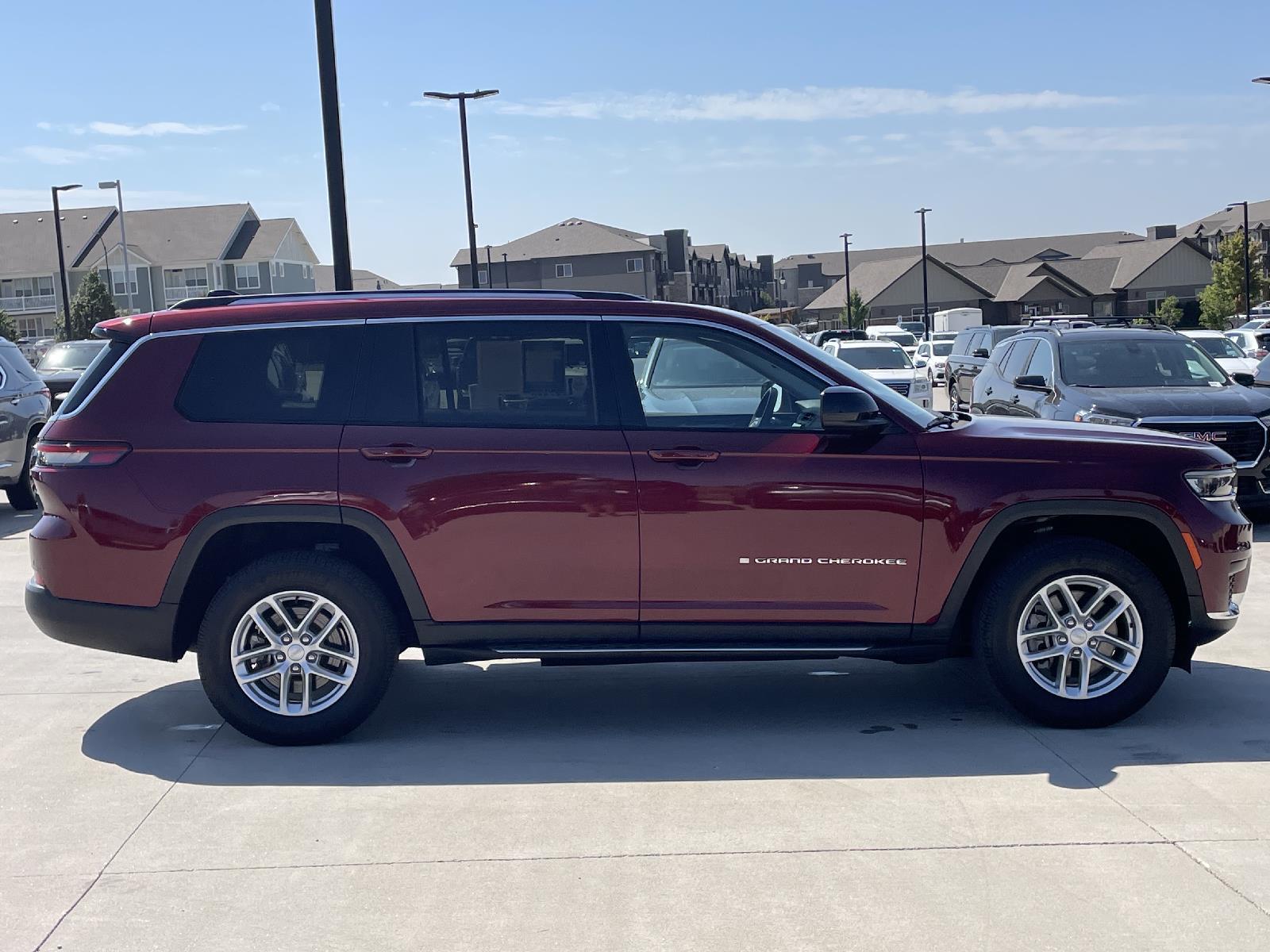 Used 2022 Jeep Grand Cherokee L Laredo SUV for sale in Lincoln NE