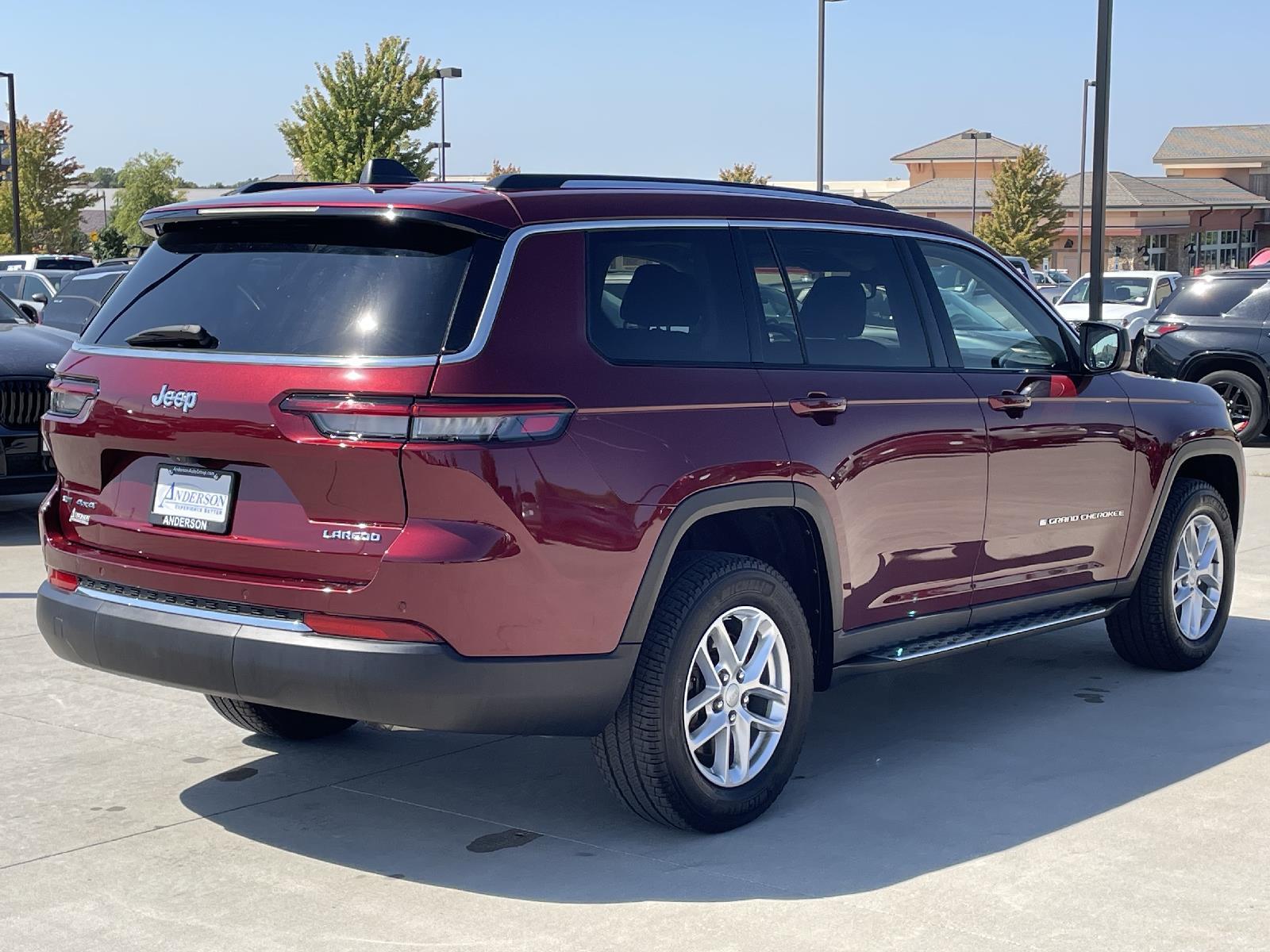 Used 2022 Jeep Grand Cherokee L Laredo SUV for sale in Lincoln NE